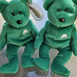 Pair Of Erin Beanie Baby Bears