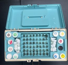 Wilton Cake Decorating Kit & Accessories