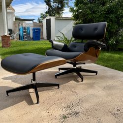 Mid Century Eames Style Lounge Chair in Real Leather and Walnut