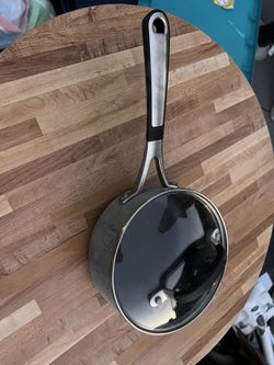 1 Qt Calphalon Sauce Pan, Nonstick With Lid