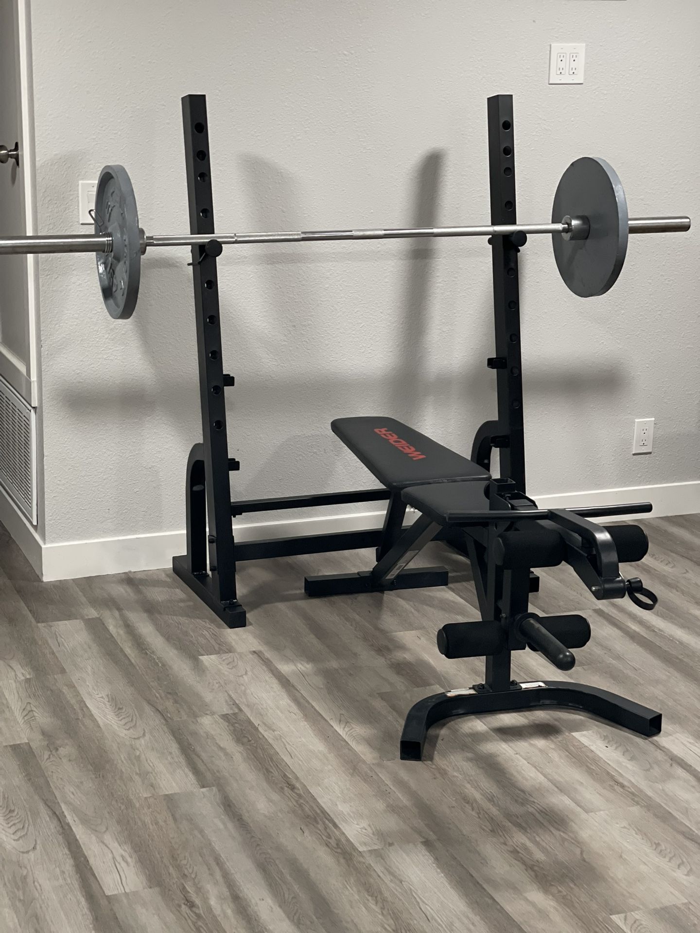 Bench press with weights