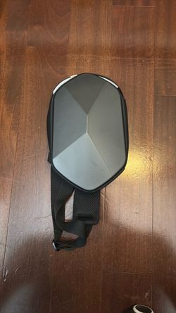 SARLAR Oculus / Meta Quest 2 Hard Carrying Case + Accessories – Never Used