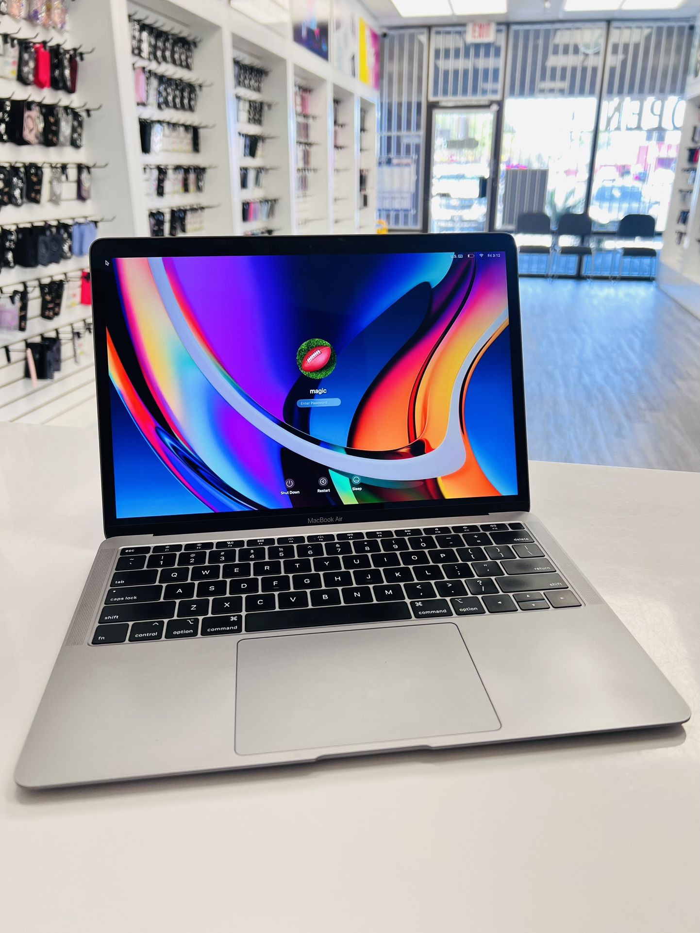 【年末セール】MacBook Air 2018 8GB 256GB液晶ムラあり Get the 2018 256GB MacBook Air for the lowest price to date | Macworld