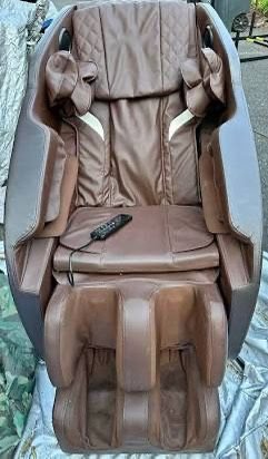 2D Life Smart Massage Luxury Chair (dm for negotiation)
