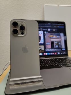 iPhone 15 Pro max desbloqueado