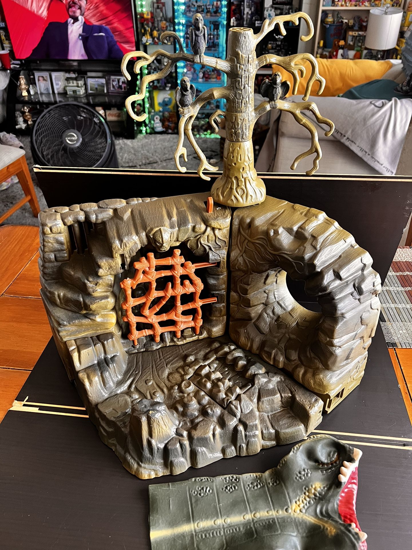 Vintage 1984 Fright Zone He-Man MOTU Playset Masters Of The Universe (w/ Snake)