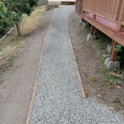 New gravel walkway 