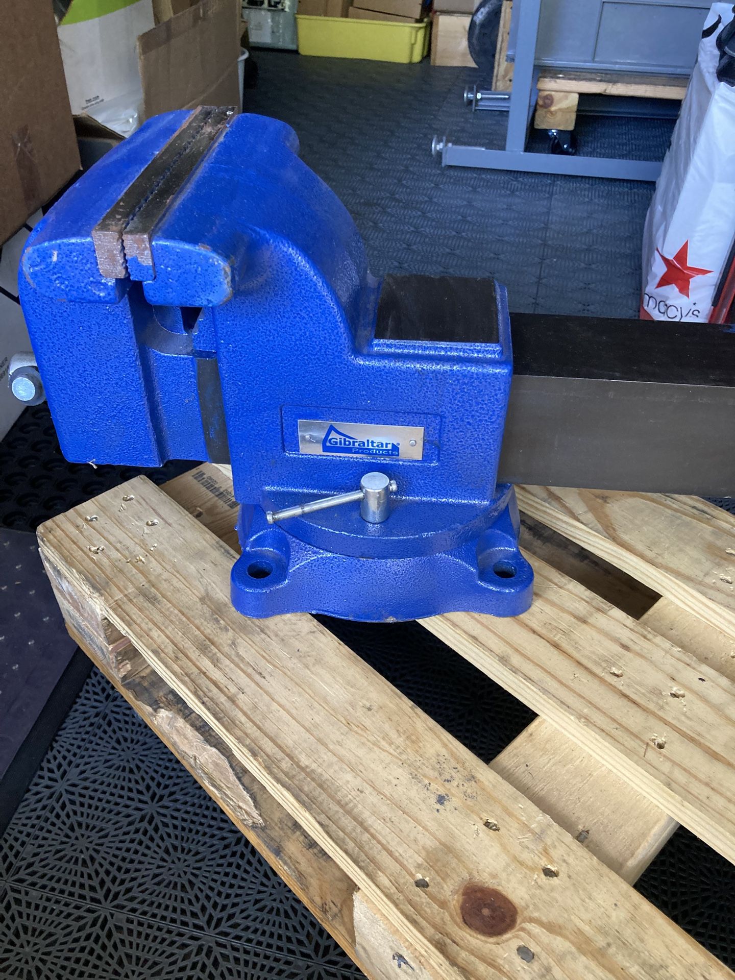 Bench Vise