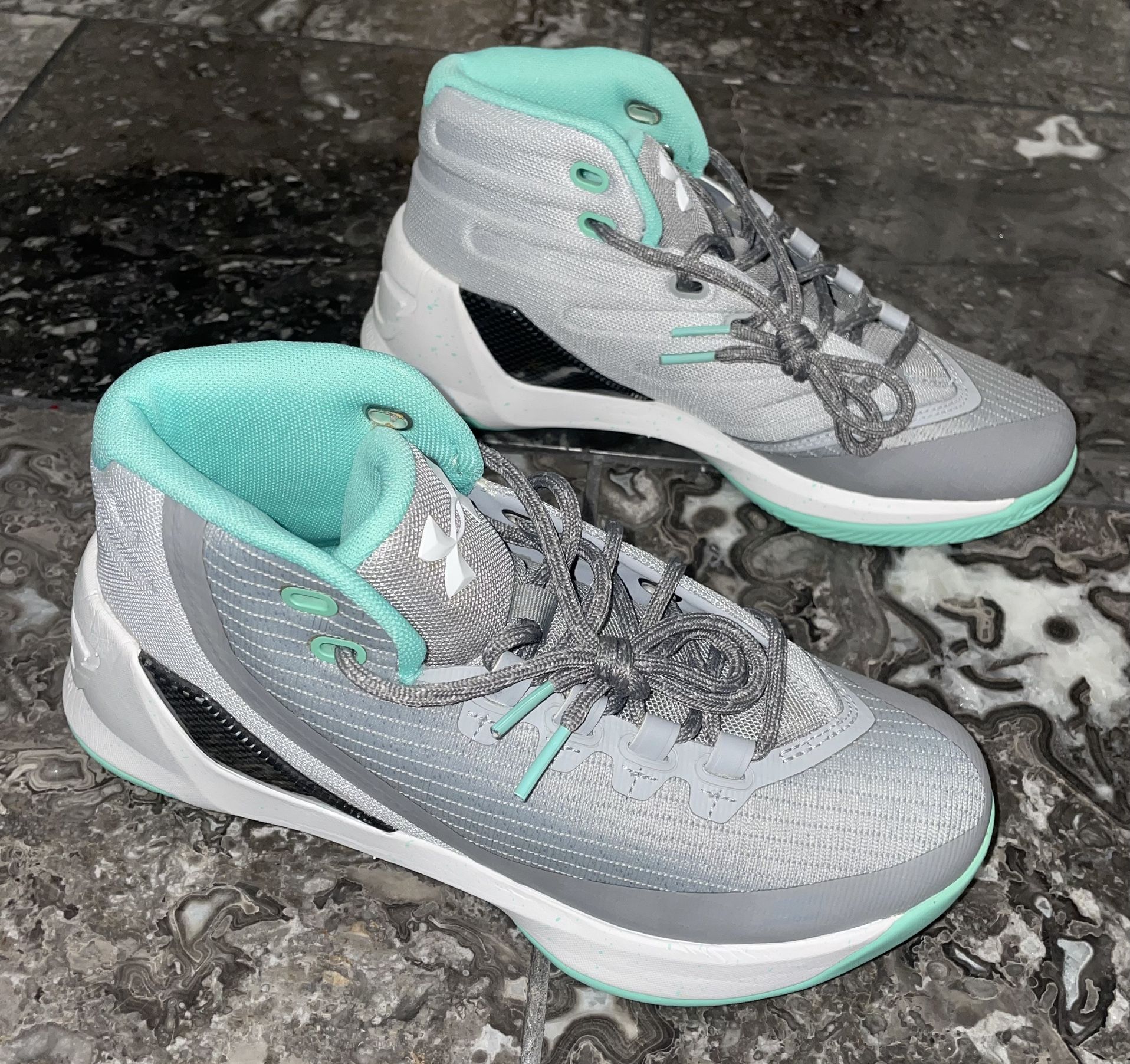 Steph Curry Under Armour Gray High-Top Sneakers Under Armour Steph Curry High Top Gray Sneakers Toddler Size  main image 2