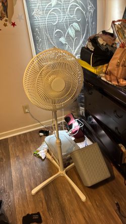 Standing fan