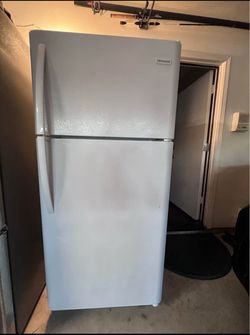 Refrigerator Frigidaire 18 cu ft