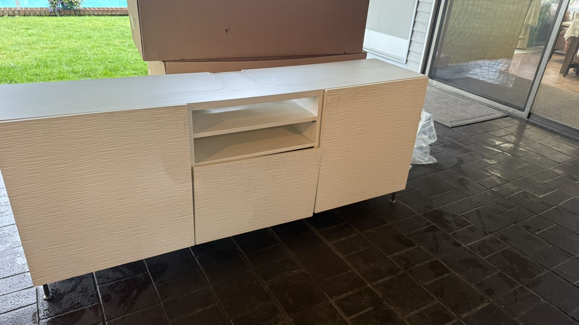 FREE- TV/Entertainment Stand