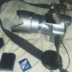 Panasonic DMC-FZ7 Lumix Digital Camera