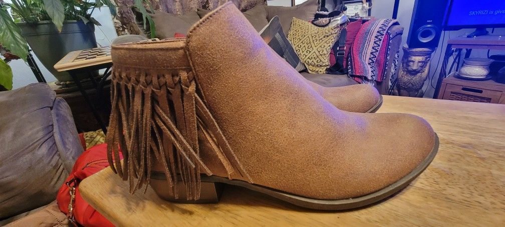 Tassle Boots Sz 10