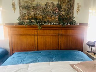 Cal King Solid Oak Bed Frame (no mattress)