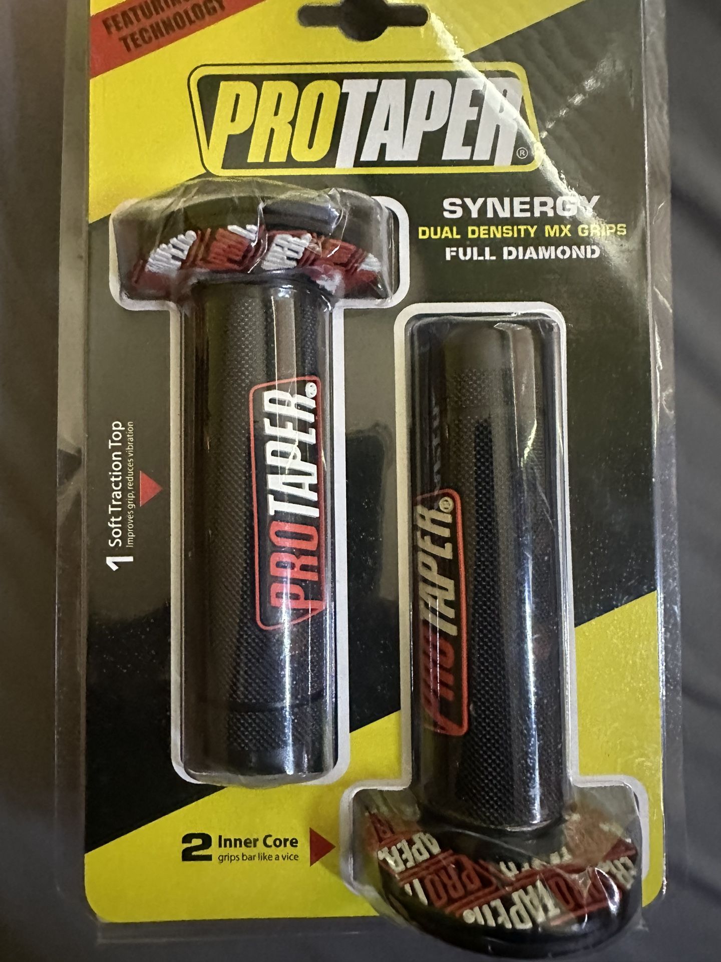 ProTaper Synergy Dual Density MX Grips, Full Diamond. These are handlebar grips for motocross bikes or ATVs, known for their dual-compound constructio