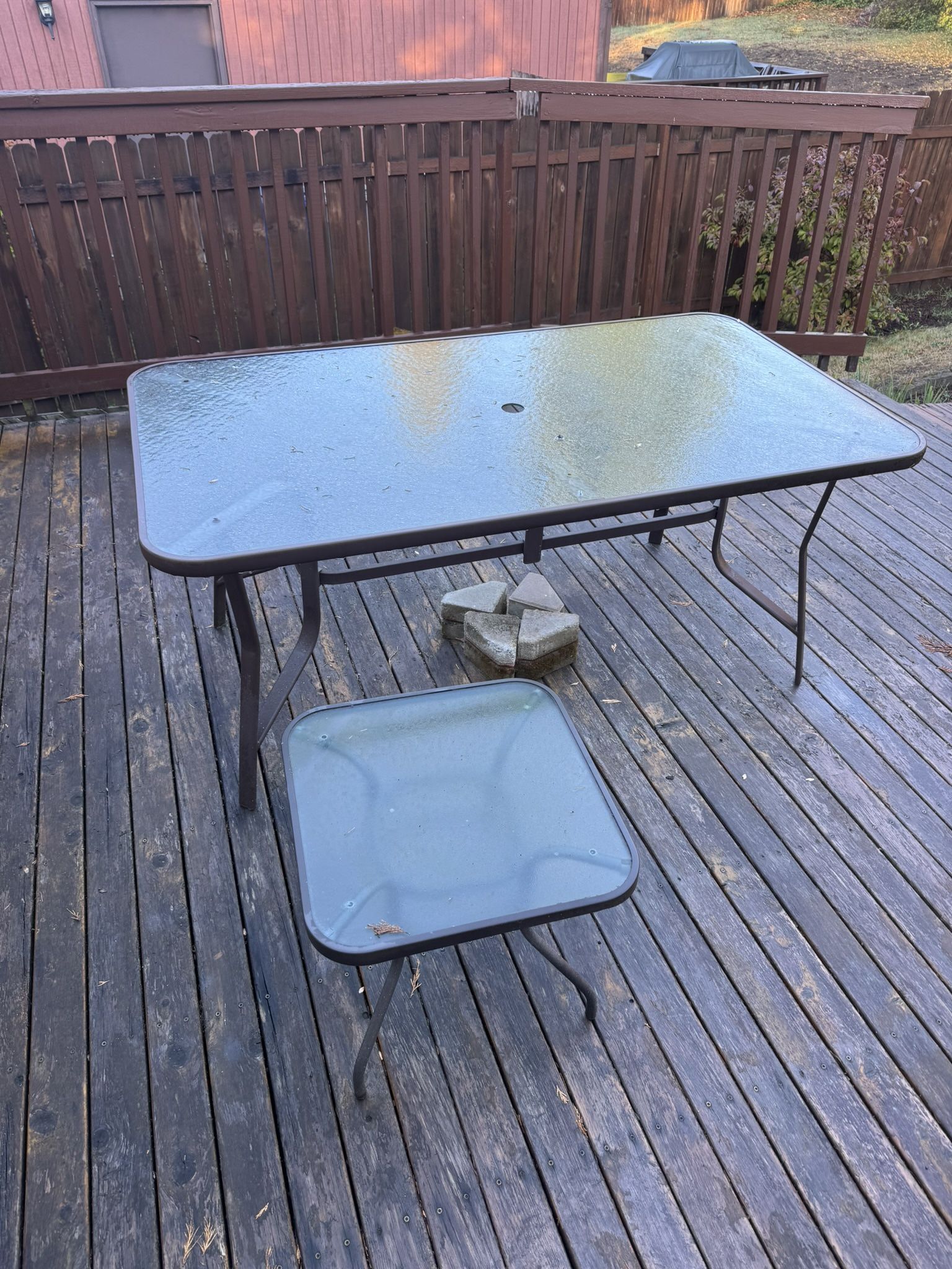 Outdoor Table And 6 Chairs