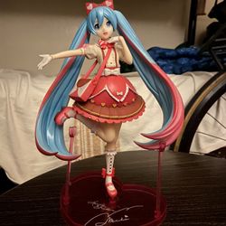 Hatsune Miku Ribbon Heart Figure