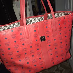LARGE MCM AUTHENTIC TOTE