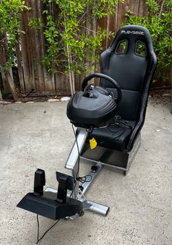 Playseat Evolution racing simulator cockpit/seat and  Thrustmaster TX Racing Wheel – Ferrari 458 Italia Edition