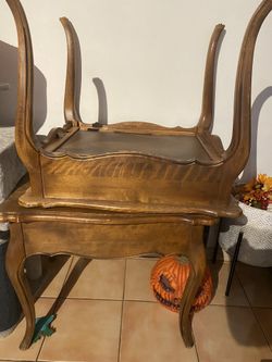 Vintage Ethan Allen Country Side Table