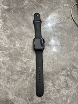 Apple Watch Series 5 Space Gray Aluminum Case Black Sport Band 40mm
