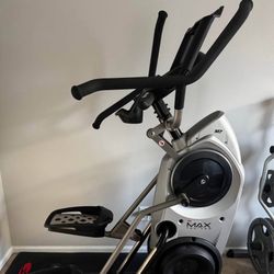 Bow Flex Max trainer M7