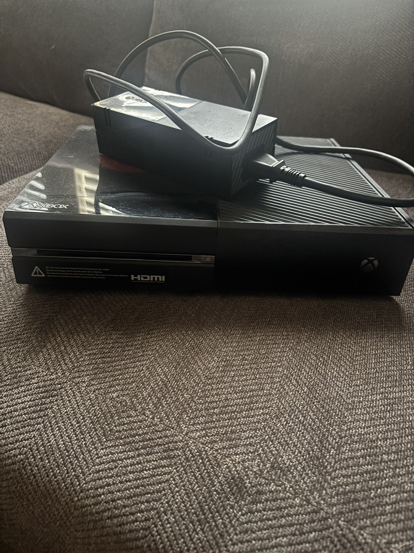 Xbox One Console w/ 2 Controllers – Great Condition