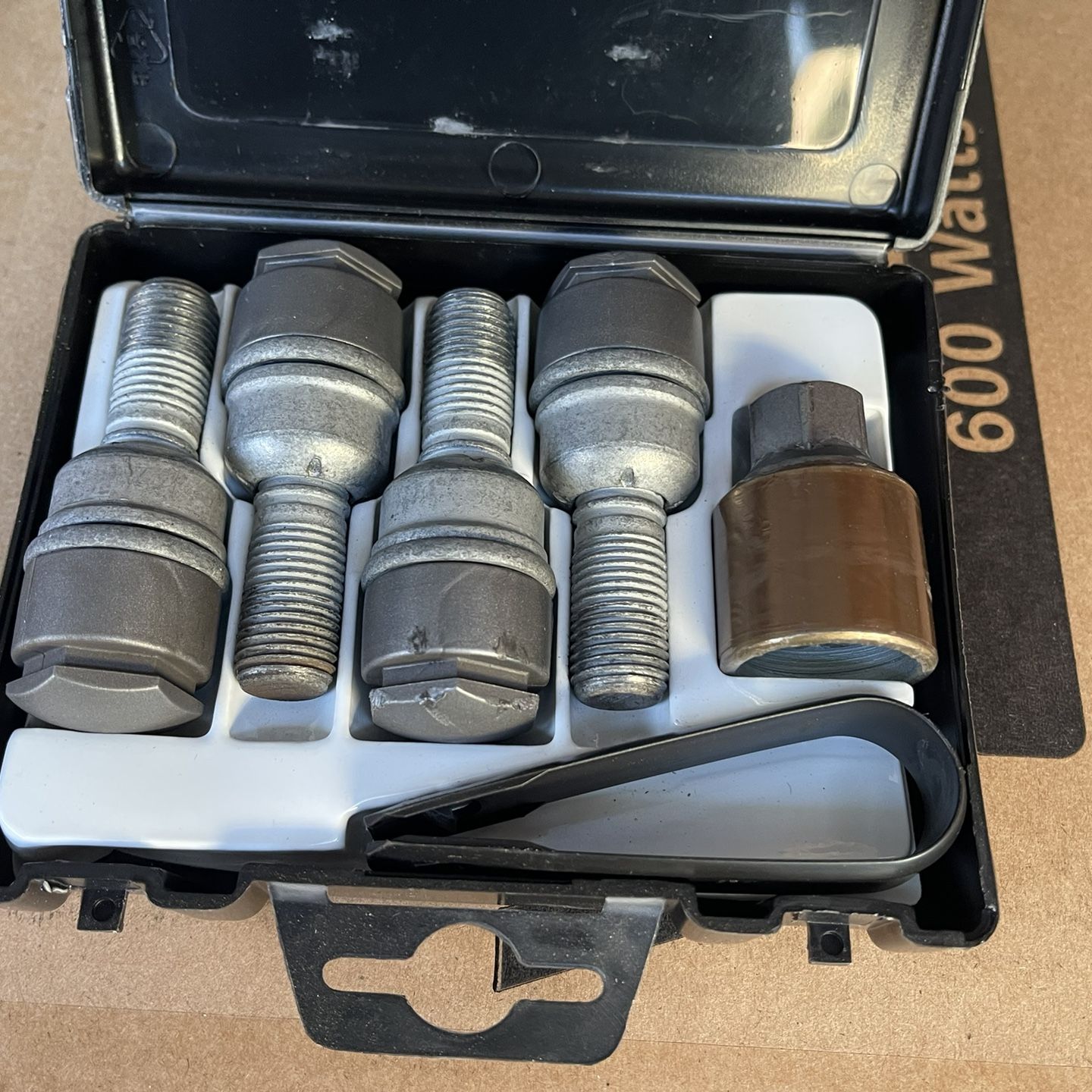 Audi Q7 Q8 Wheel Locks