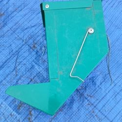 Pet Lodge Metal Small Animal Feeder with Lid and Sifter Bottom