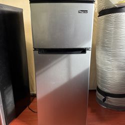 Magic Chef 4.5 Cu. Ft. Double Door Mini Fridge
