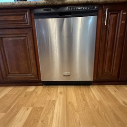 Frigidaire Gallery Dishwasher 