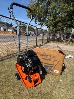 YARDMAX
1850 lb. Compaction Force Plate Compactor