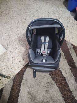 Chicco Infant Carseat with Base
