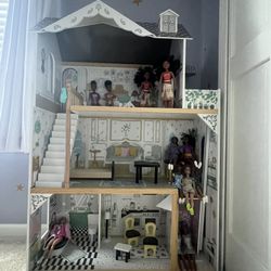 Barbie House Plus Barbies Dolls 