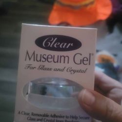 Clear Museum Gel For Glass & Crystal