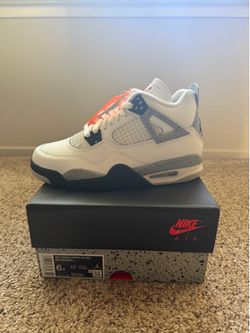Jordan 4 White Cement (GS) Size 6y $190