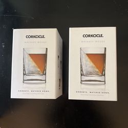 2 CORKCICLE WHISKEY WEDGE GLASSES 9 Ounce READ Below 