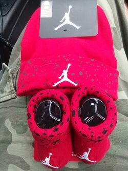 New jordan bootys and hat set