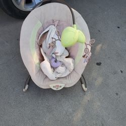 2 Fisher Price Automatic Baby Rockers