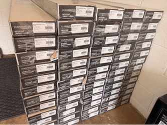 Premium Laminate Wood Flooring STAINMASTER Ambleside Elm 10-mm T x 7-1/2-in W x 50-in L Waterproof