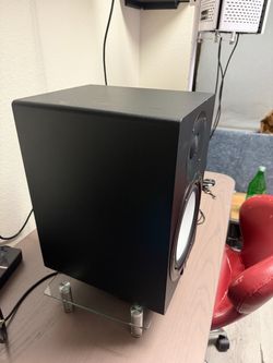 Yamaha HS8 studio monitors