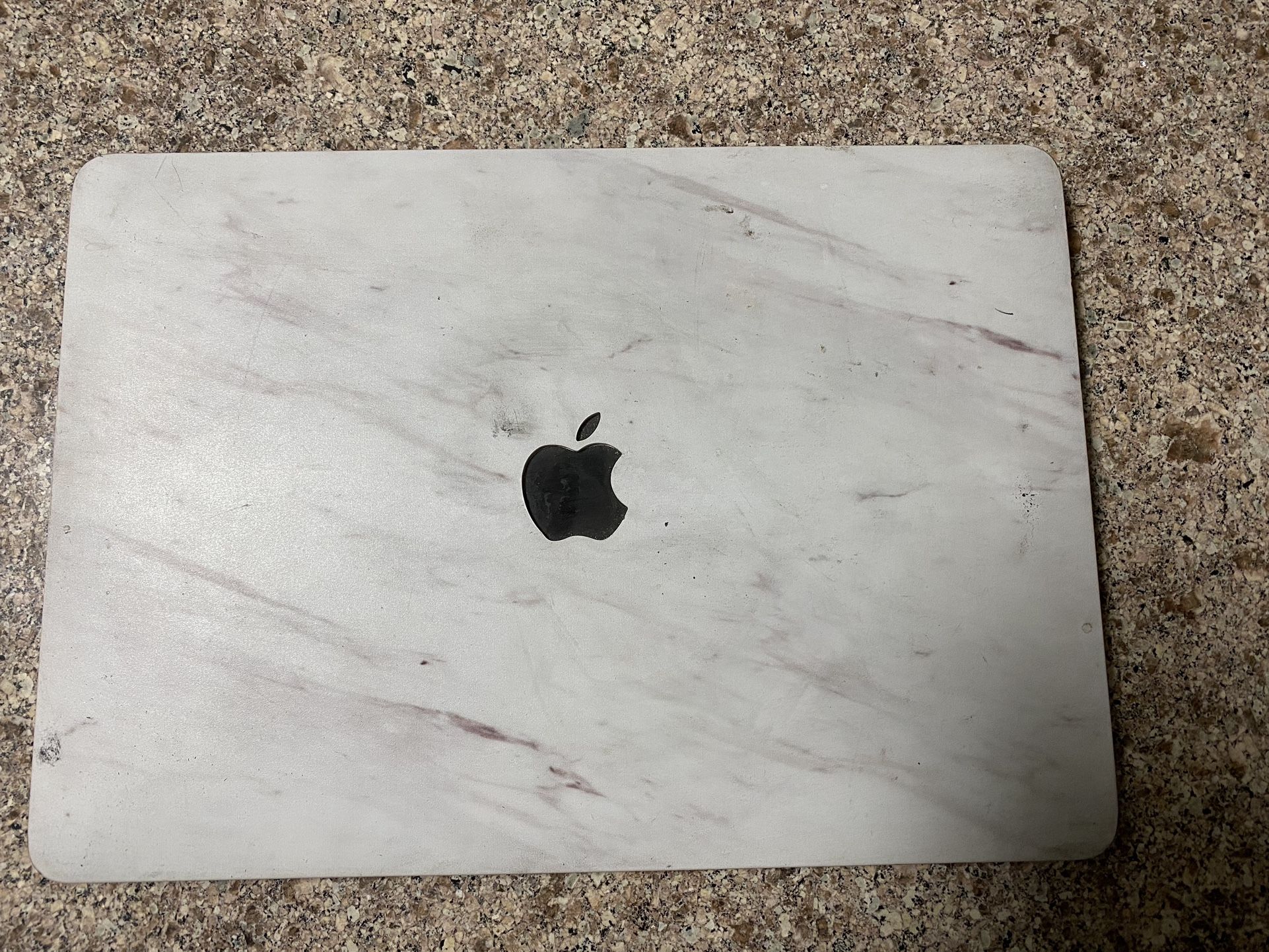 Apple MacBook Pro MPXQ2LL/A Mid-2017 13.3inch Space Gray I5-7360U 2.3GHz 8GB 256GB SSD