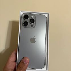 iPhone 15 Pro Max 