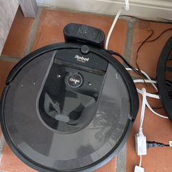 Roomba I7 Vacuum 