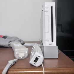 Nintendo Wii With Games And Accessories 