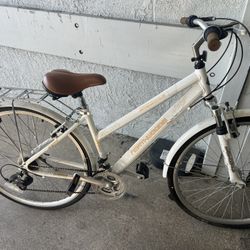 NORTHWOODS SPRINGDALE WOMENS BIKE 