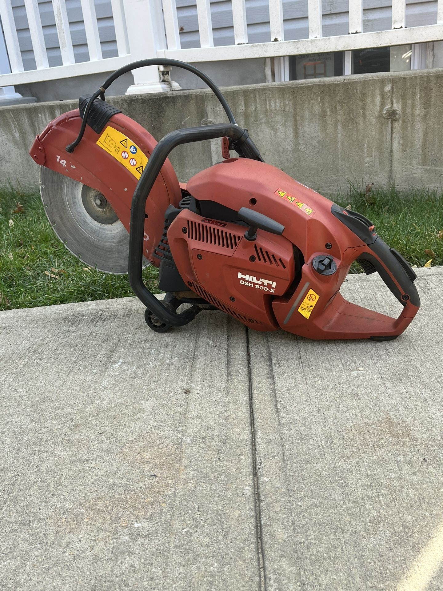 Hilti Dsh-900x Concrete Saw