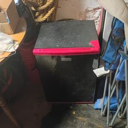 Mini Fridge 