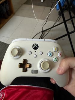 Power A Xbox controller ( wired )